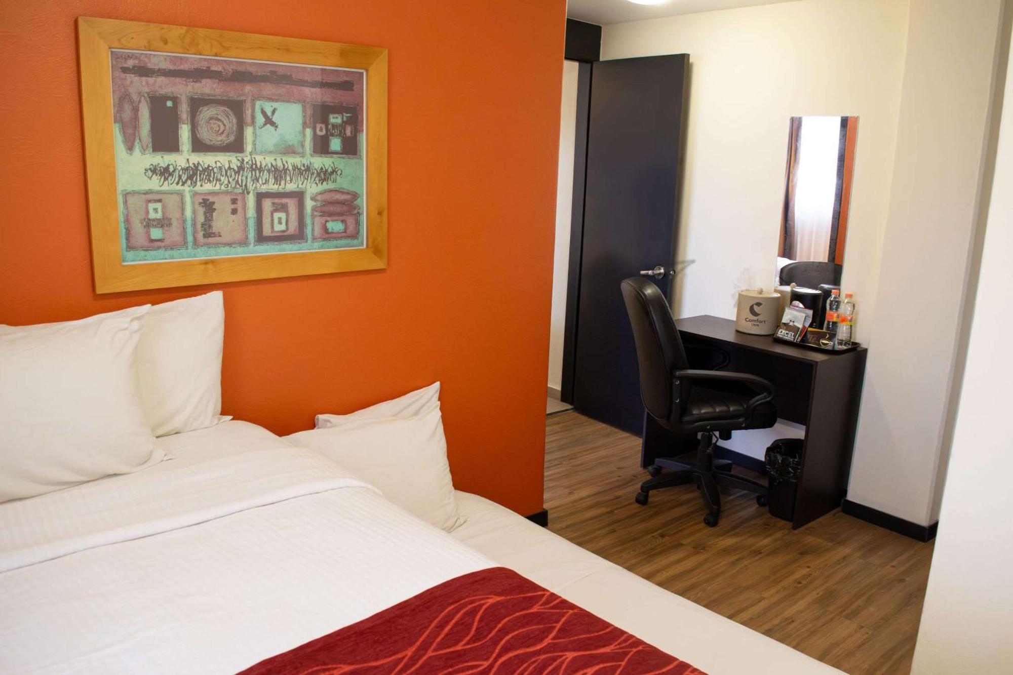 Comfort Inn San Luis Potosí Екстериор снимка