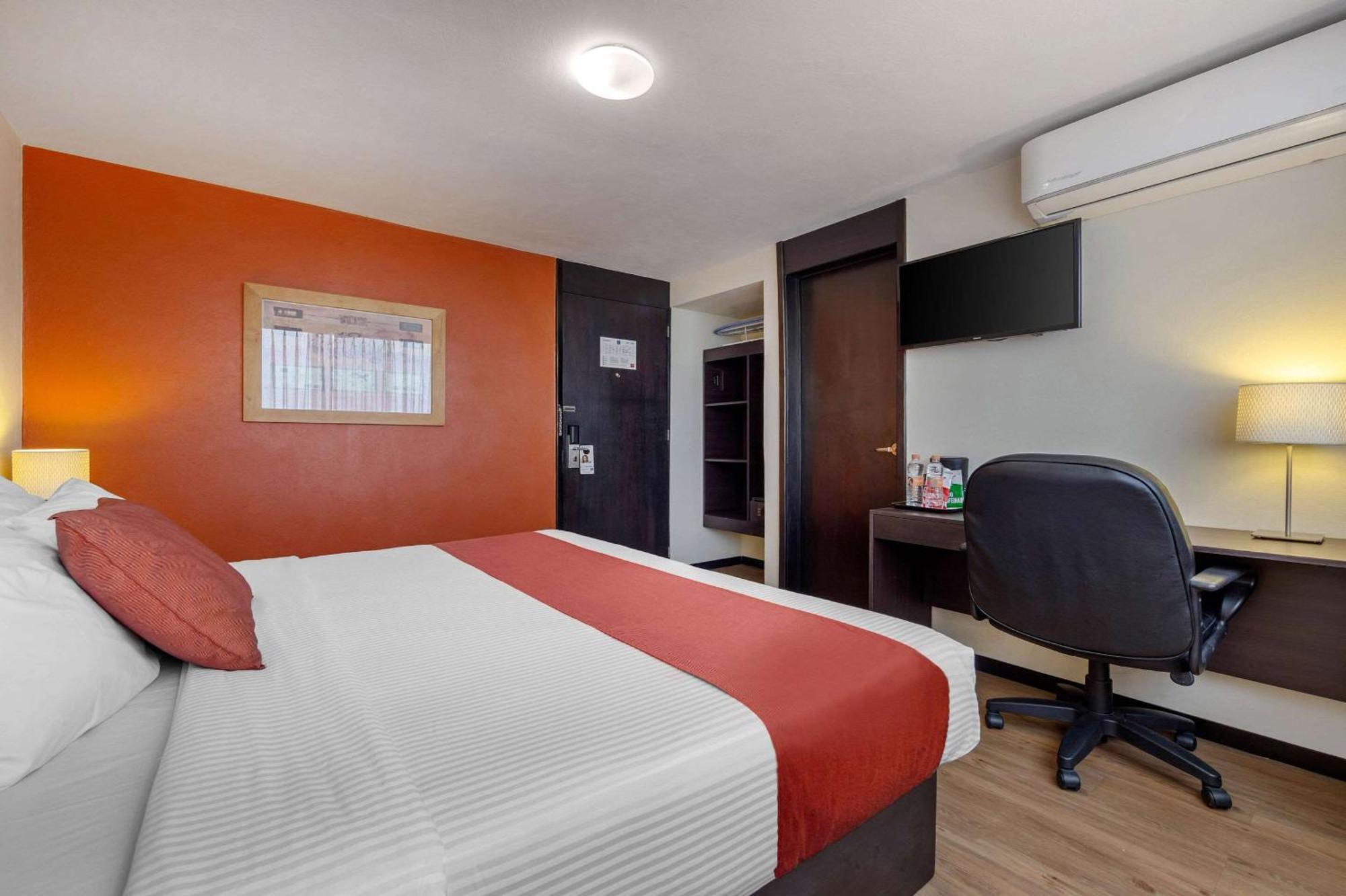 Comfort Inn San Luis Potosí Екстериор снимка