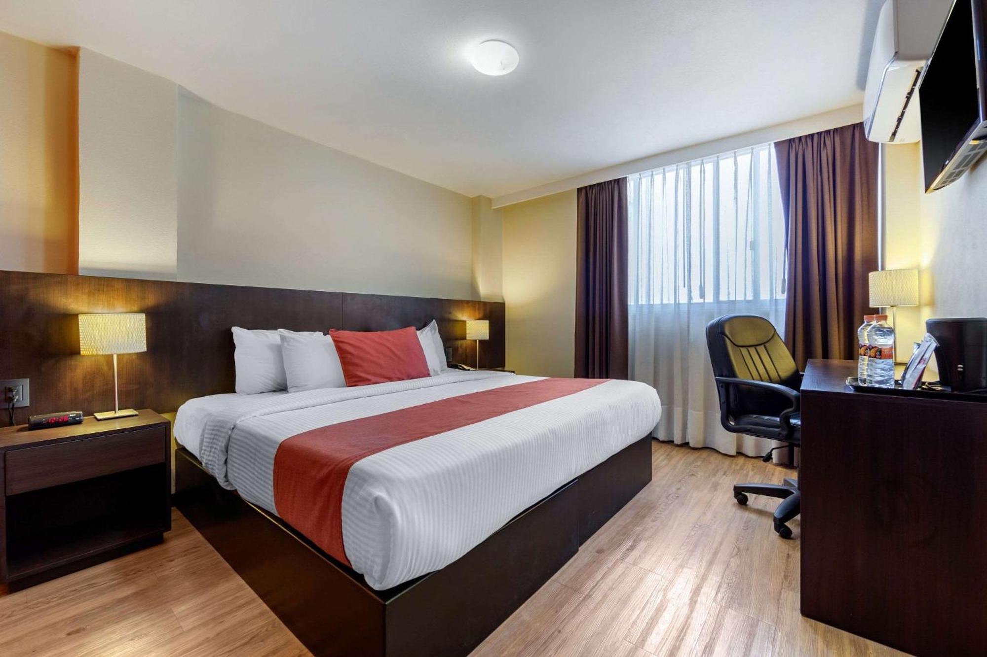 Comfort Inn San Luis Potosí Екстериор снимка